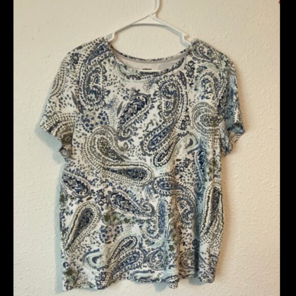 ❤️3/$12 Croft & Barrow XL Paisley Pattern T-shirt - Picture 1 of 4